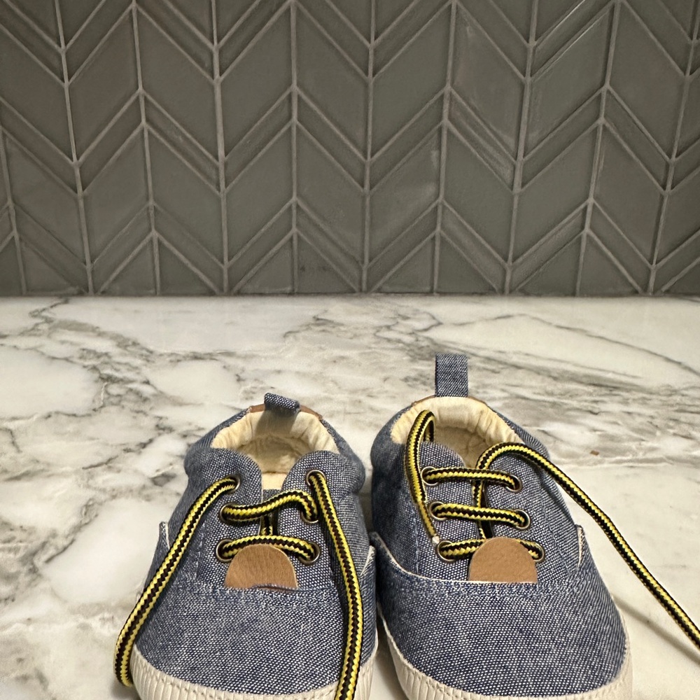 $12 ADD ON‎ baby gap! Tiny baby crib shoes blue 3-6M Janie and Jack Zara